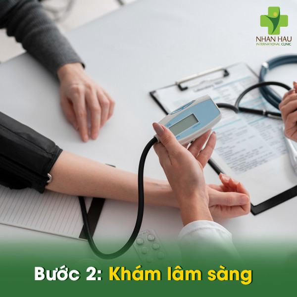 Khám sức khỏe lái xe A1: Quy trình, thủ tục và chi phí 2 Khám lâm sàng